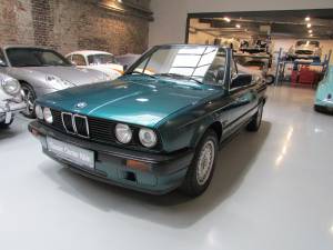 Afbeelding 7/30 van BMW 318i (1992)