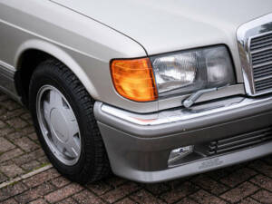 Image 16/50 de Mercedes-Benz 300 SE (1990)