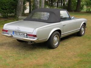 Image 20/41 of Mercedes-Benz 230 SL (1966)