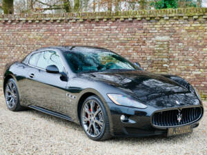 Bild 16/50 von Maserati GranTurismo S (2010)