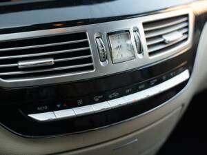 Immagine 48/50 di Mercedes-Benz S 350 CDI BlueEFFICIENCY L (2011)