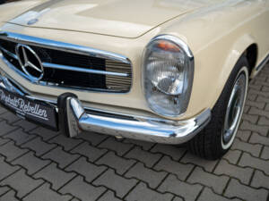 Image 12/97 of Mercedes-Benz 280 SL (1969)