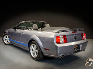 Image 3/27 de Ford Mustang GT (2005)