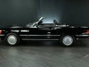 Image 3/30 of Mercedes-Benz 560 SL (1987)