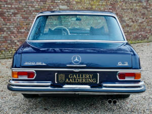 Image 6/50 de Mercedes-Benz 300 SEL 6.3 (1970)