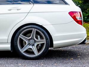 Bild 48/50 von Mercedes-Benz C 63 AMG T (2013)