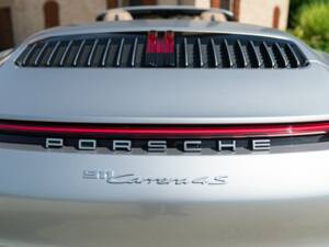 Image 16/50 of Porsche 911 Carrera 4S (2019)