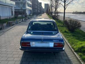 Immagine 2/8 di BMW 3,0 L (1977)