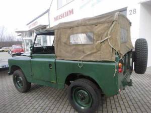 Image 16/30 of Land Rover 88 (1960)