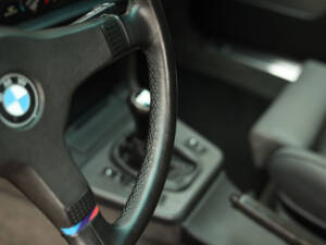 Image 84/99 of BMW M 635 CSi (1988)