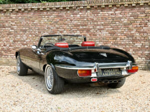 Image 24/50 of Jaguar E-Type V12 (1974)
