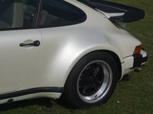 Imagen 20/44 de Porsche 911 Turbo 3.3 (1983)
