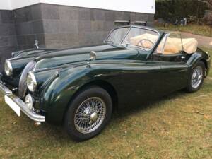 Image 4/5 of Jaguar XK 120 DHC (1954)