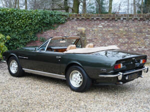 Image 10/50 of Aston Martin V8 Volante (1981)