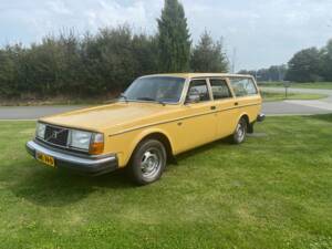 Image 2/11 of Volvo 245 (1979)