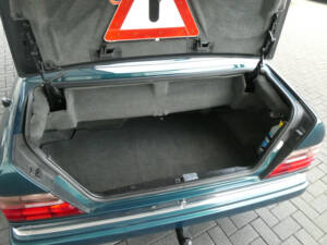 Bild 20/26 von Mercedes-Benz E 220 (1996)