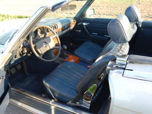 Image 72/87 of Mercedes-Benz 280 SL (1982)