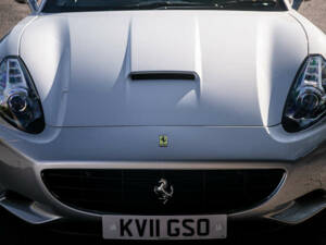 Image 29/44 de Ferrari California (2011)