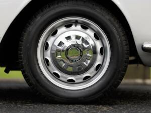 Image 34/50 of Alfa Romeo 2600 Spider (1964)