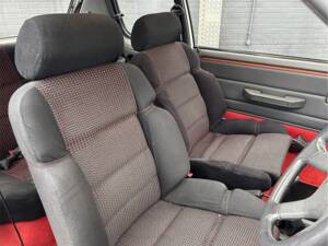 Immagine 7/10 di Peugeot 205 GTi 1.6 (1990)