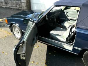Image 5/21 of Mercedes-Benz 280 SL (1985)