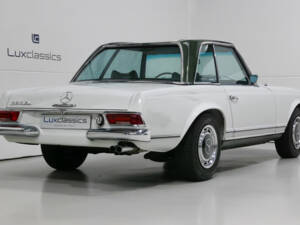 Image 10/31 of Mercedes-Benz 280 SL (1968)