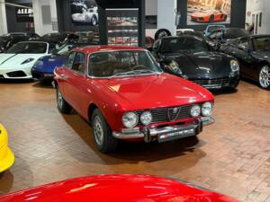 Immagine 1/30 di Alfa Romeo 2000 GT Veloce (1971)