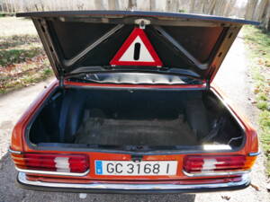 Image 16/29 de Mercedes-Benz 230 C (1977)