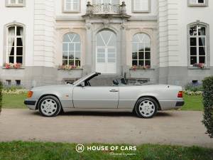 Image 9/43 of Mercedes-Benz 300 CE-24 (1993)
