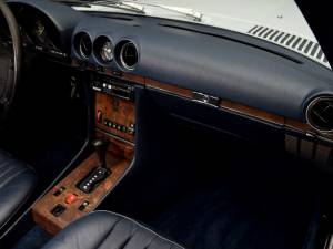 Image 27/32 of Mercedes-Benz 560 SL (1987)