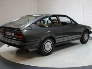 Bild 9/15 von Alfa Romeo GTV 2.0 (1983)