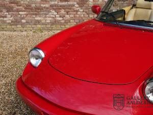 Immagine 20/50 di Alfa Romeo 2.0 Spider (1991)