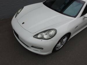 Image 13/98 of Porsche Panamera S (2010)