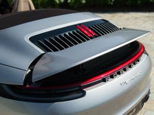 Image 23/50 of Porsche 911 Carrera 4S (2019)