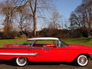 Image 2/4 de Chevrolet Impala Sedan (1960)