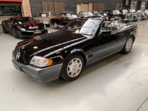 Image 26/53 of Mercedes-Benz 500 SL (1992)