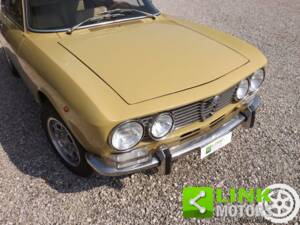 Immagine 9/10 di Alfa Romeo Giulia GT 1300 Junior (1976)