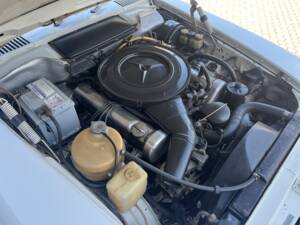 Image 25/26 of Mercedes-Benz 350 SL (1974)