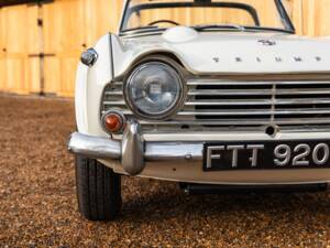 Image 20/50 of Triumph TR 4A (1966)