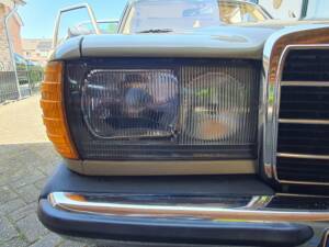 Image 4/12 of Mercedes-Benz 200 (1982)