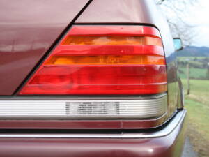 Image 22/69 de Mercedes-Benz 500 SE (1992)