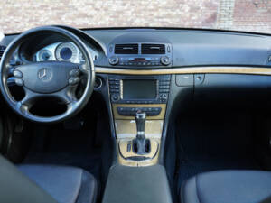 Bild 35/50 von Mercedes-Benz E 230 (2009)