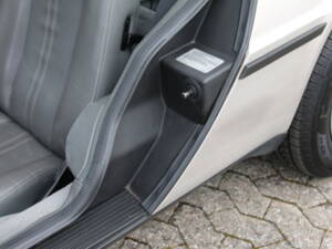 Image 66/92 of DeLorean DMC-12 (1982)