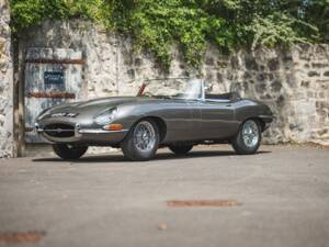 Image 18/50 of Jaguar Type E 3.8 (1963)