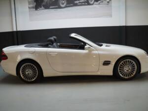 Image 2/46 of Mercedes-Benz SL 500 (2005)