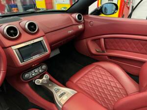 Afbeelding 11/19 van Ferrari California (2010)