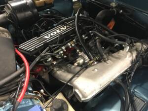 Image 21/26 of Volvo 1800 ES (1973)