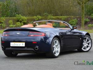 Image 16/50 of Aston Martin Vantage (2007)