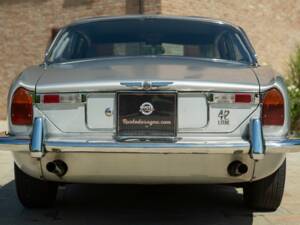 Image 15/50 de Jaguar XJ 6 4.2 (1970)