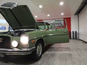 Bild 12/15 von Mercedes-Benz 200 D (1972)